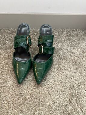 Green Croc-Effect Pointed Mule with Buckle Strap